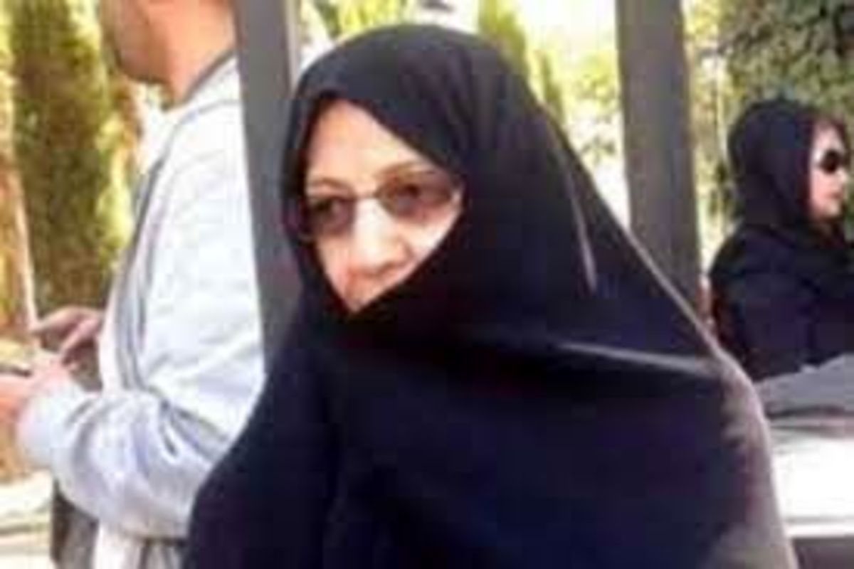 حرکت جنجال برانگیز خواهر رهبر انقلاب