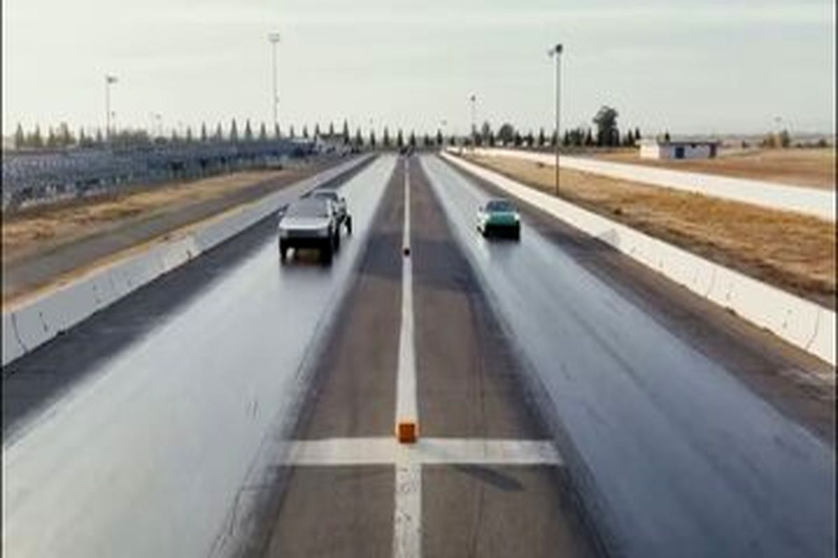 شکست پورشه از غول وانت های برقی + عکس