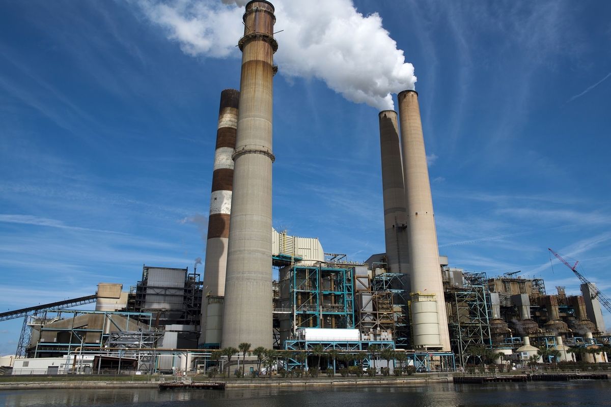 مازوت به نیروگاه ها هم رحم نمی کند/ برق همیشه ارزان، باز هم قربانی شد