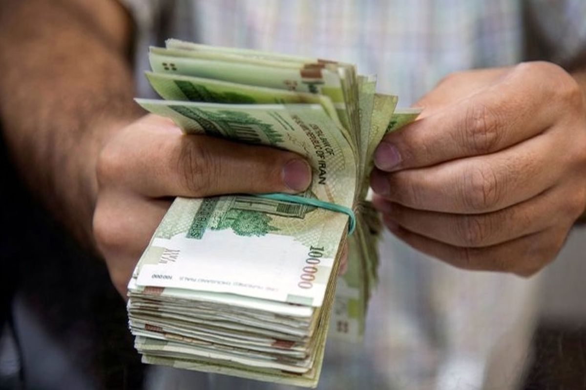 تبعات پرداخت یارانه بنزین به افراد فاقد خودرو / بازار دلالی و تجارت بنزین داغ می شود؟