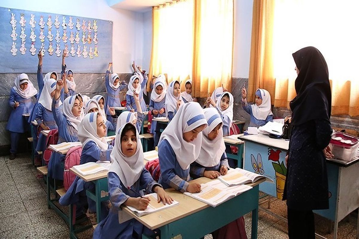 چه کسانی نمی خواهند کام فرهنگیان شیرین شود؟ / اقدام مهم دولت برای فرهنگیان پس از ۱۰ سال