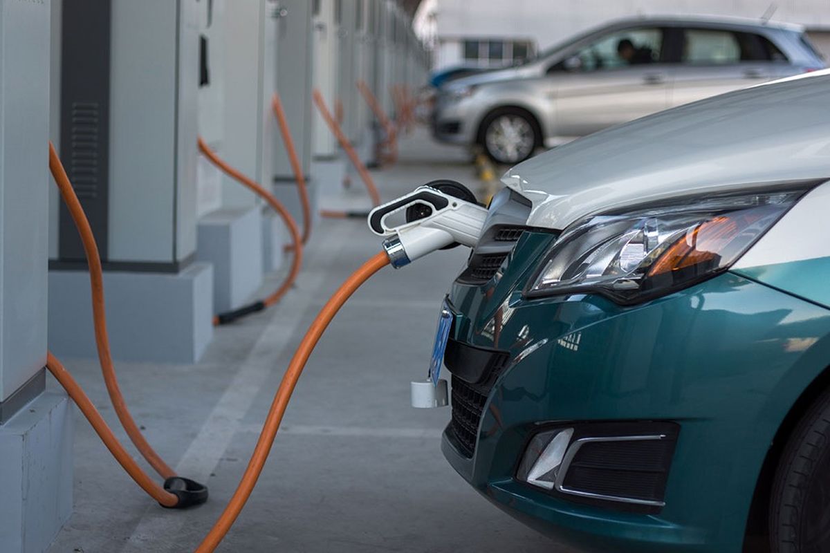 ناوگان تاکسیرانی جان تازه گرفت / خودرو های برقی به ایران رسیدند + عکس