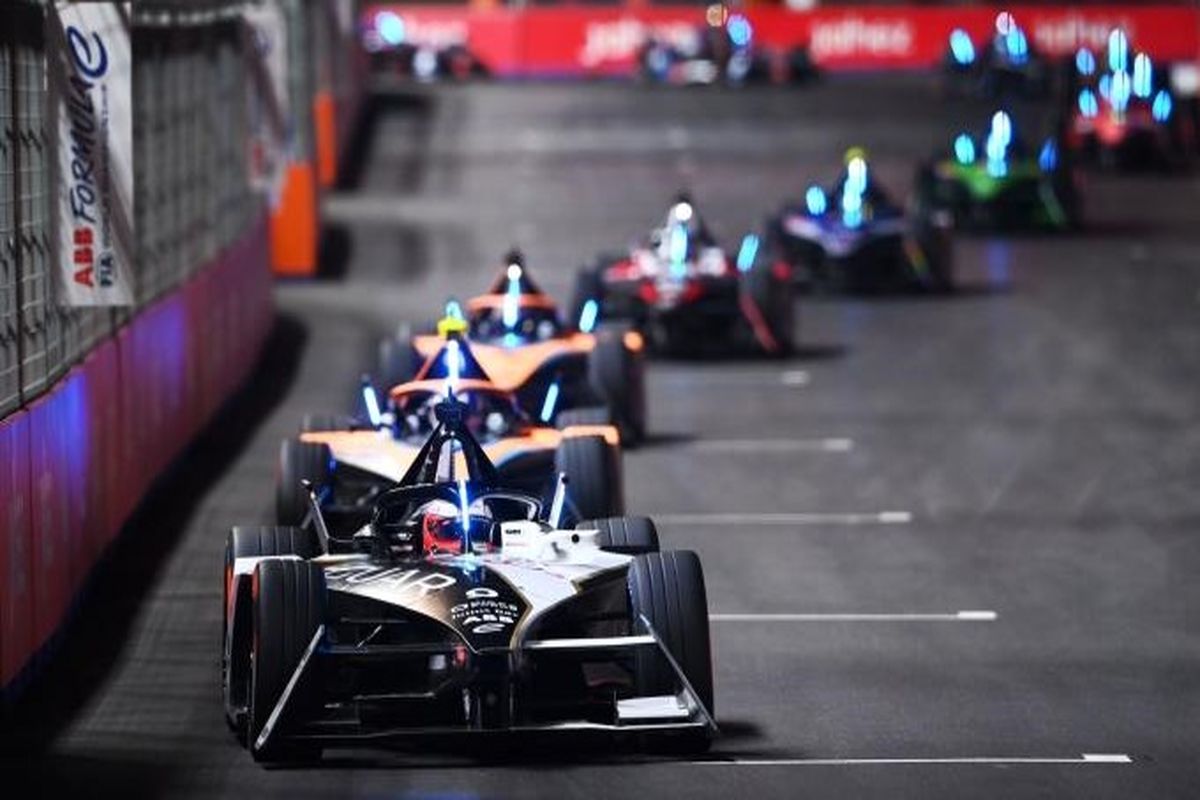 بریز و بپاش عربستان برای مسابقات جهانی اتومبیلرانی / توجه ویژه سعودی ها به خودروهای برقی