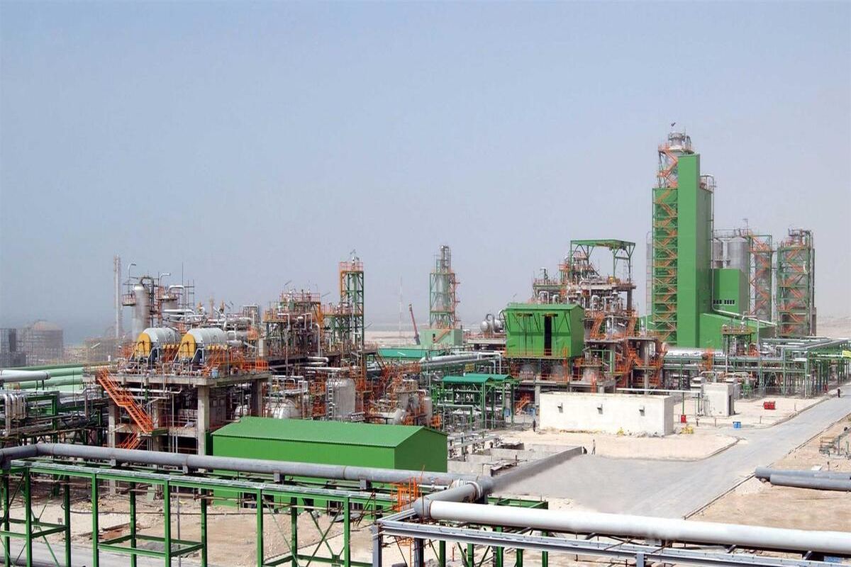 سهل انگاری دولت خاتمی درباره قرارداد خرید خوراک اتیلن/ امکان مصادره یک پتروشیمی