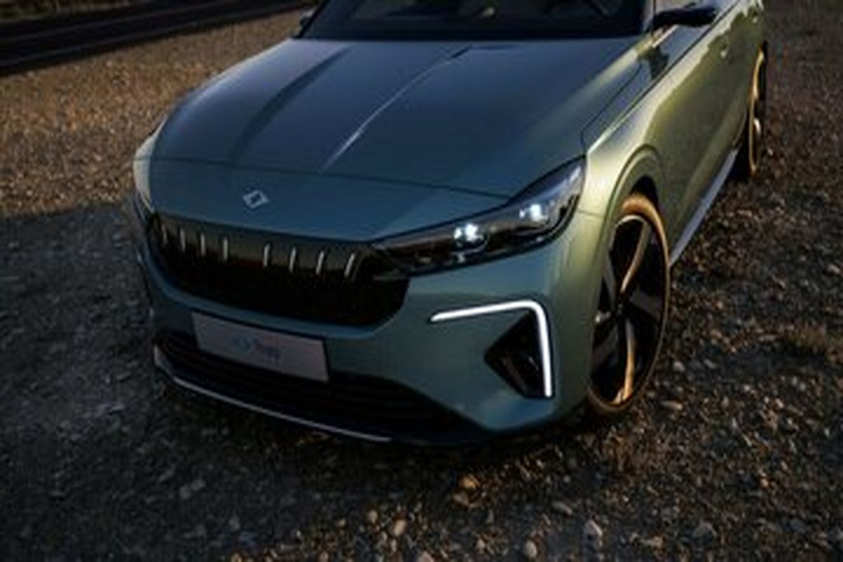 نفوذ محصول خودروسازی ترکیه به آمریکا / افتخار ترک ها به خودرو ملی شان