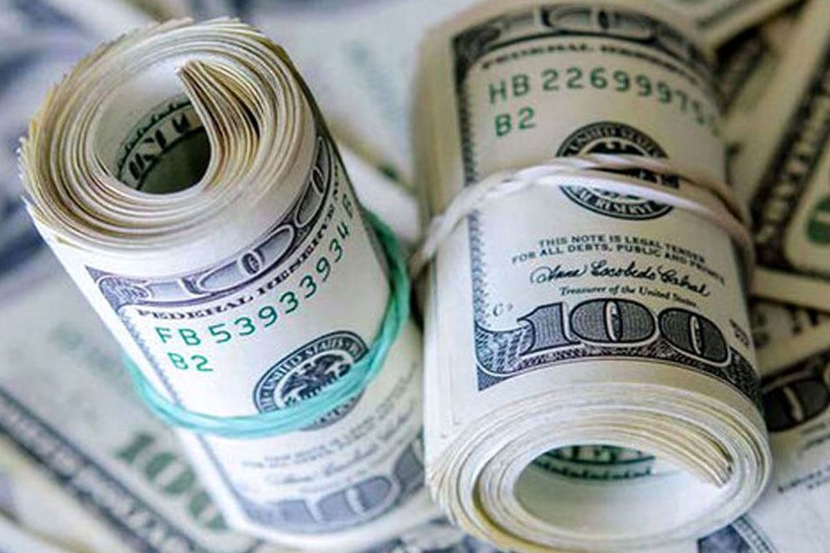 پیش بینی قیمت دلار برای آخر سال / احتمال سقف شکنی دلار وجود دارد