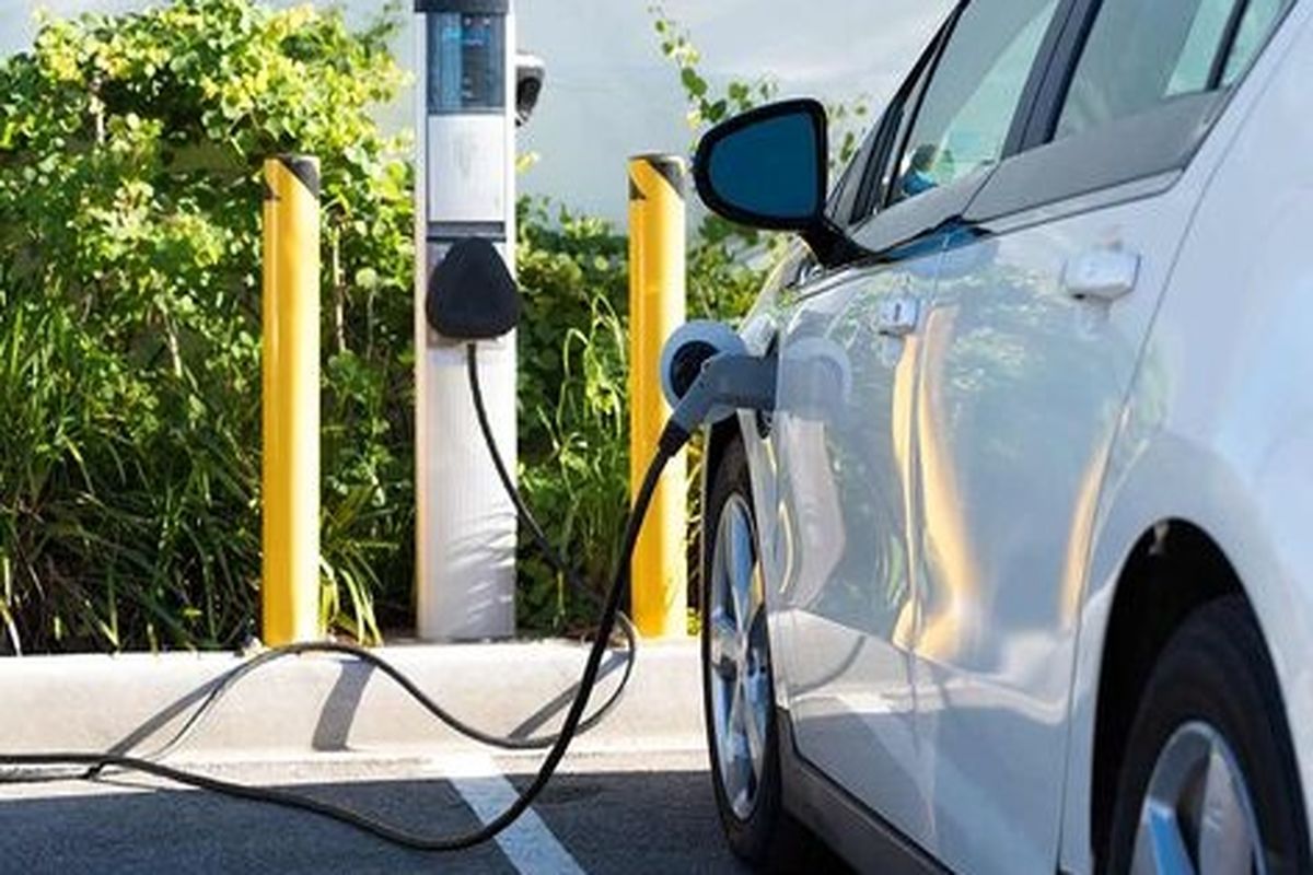 ثبت نام خودروهای برقی جدید تا پایان سال به ۱۵۰ هزار نفر می رسد / شرط اعطای یارانه نقدی به متقاضیان خودرو