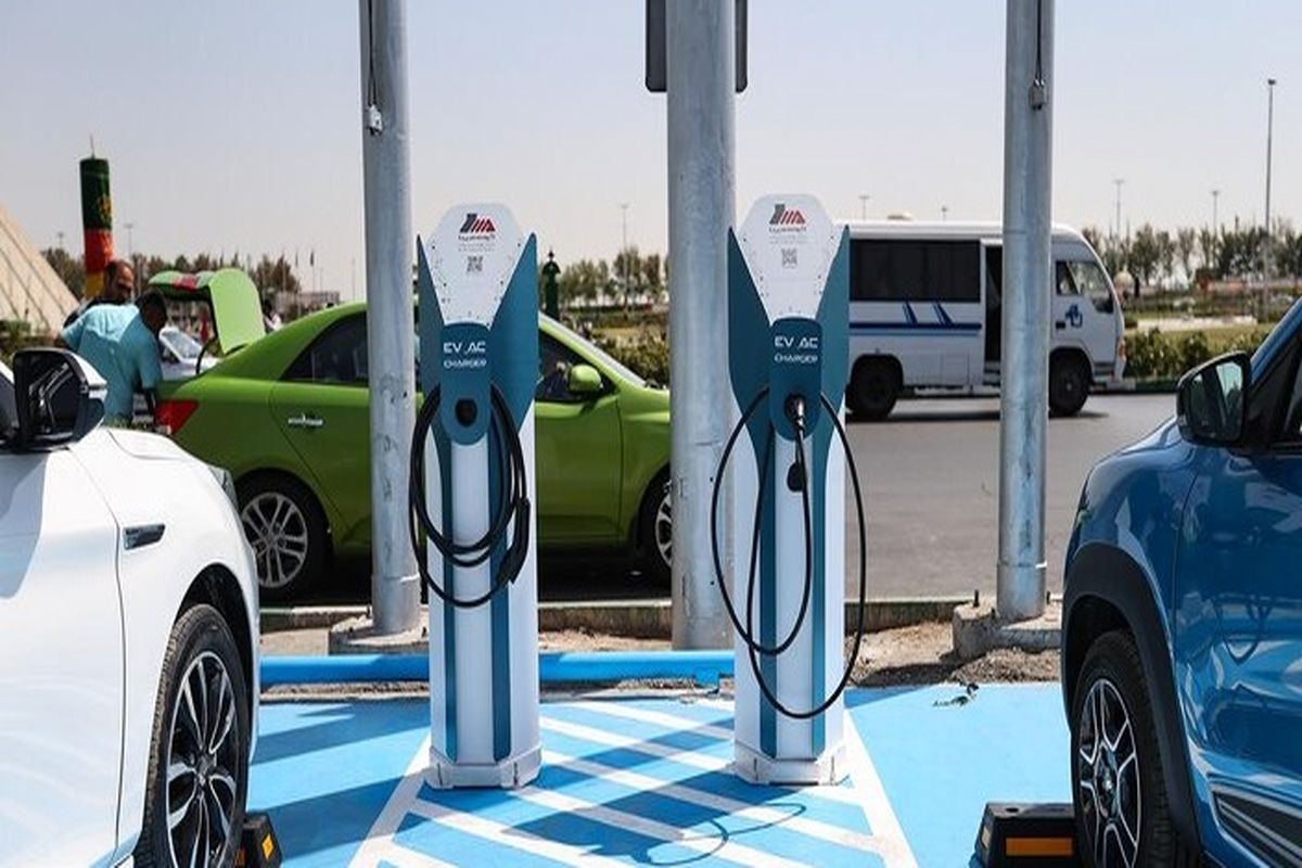 جبران کسری بنزین با فشار بر شبکه برق / محاسبه تعرفه برق خودروهای الکتریکی به صورت تجاری