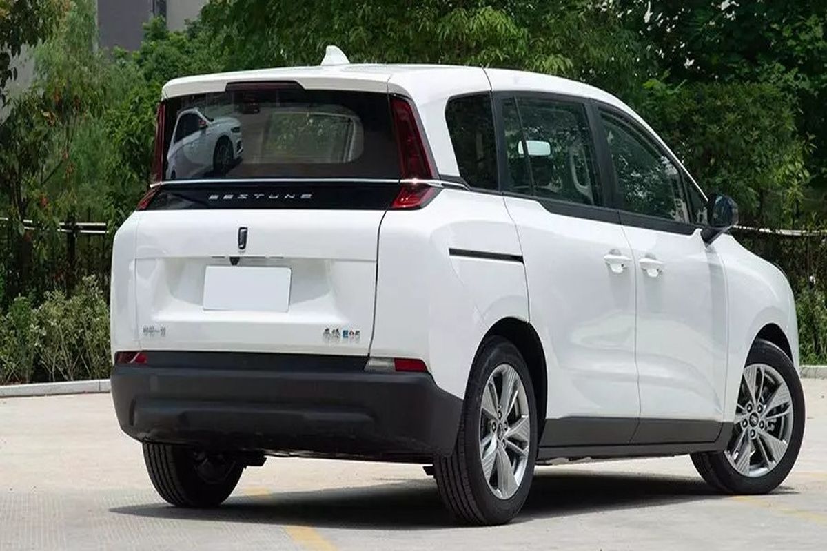 تاکسی برقی ها فردا به ایران می رسند / افزایش تعداد خطوط مترو در سال آینده