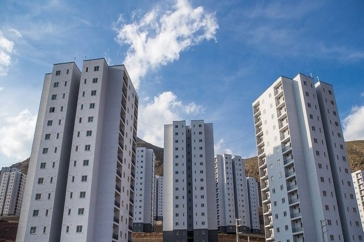 وعده وزارت راه برای ساخت مسکن خبرنگاران و هنرمندان / تحویل ۱۰ هزار خانه  به نیروهای مسلح