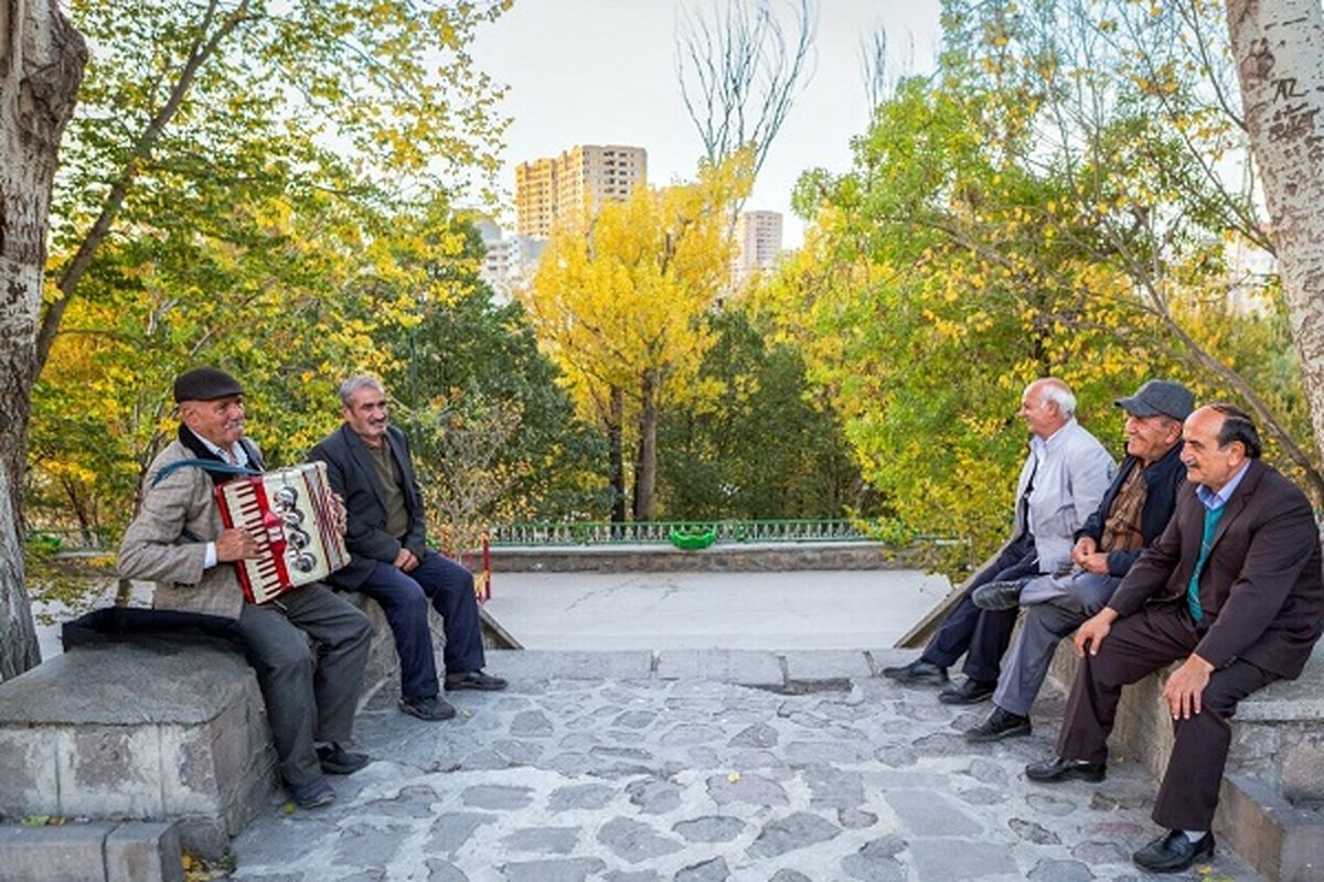 بازنشستگان سال ۱۴۰۳  چقدر حقوق می گیرند؟