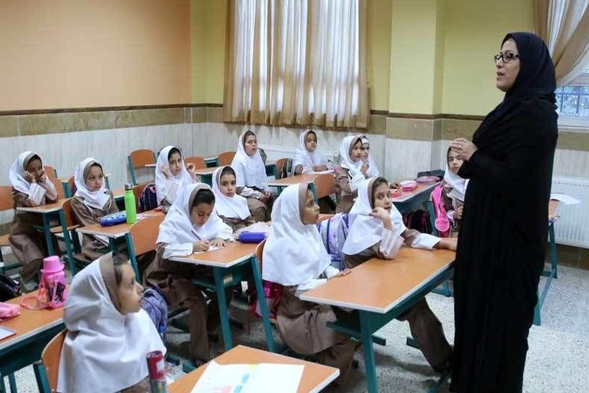 پرداخت حقوق معوقه معلمان / امتیاز ویژه برای شرکت کنندگان آزمون استخدامی