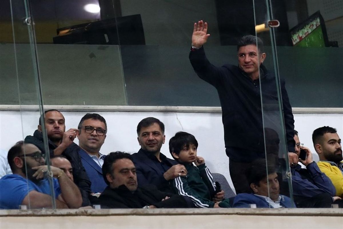 قلعه نویی تماشاگر ویژه بازی استقلال و پرسپولیس