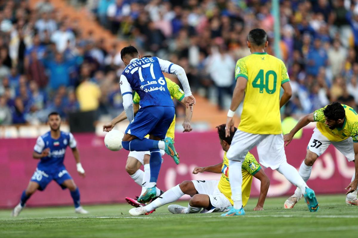 استقلال از کورس قهرمانی جا ماند! / صعود موقت سپاهان به صدر جدول