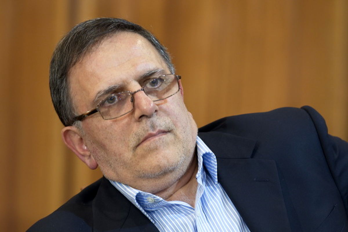 رای دادگاه عراقچی صادر شد/ رئیس اسبق بانک مرکزی هم محکوم شد