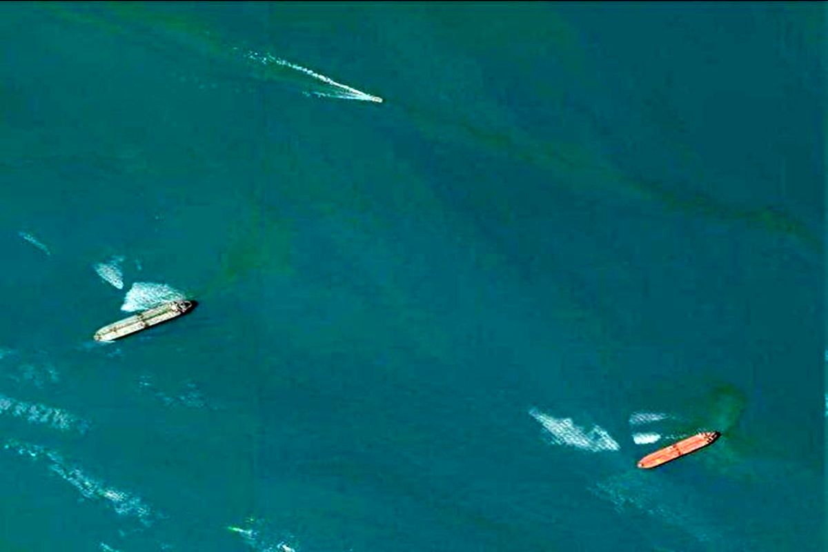 نفت کش های توقیفی در بندرعباس لنگر انداخته اند!