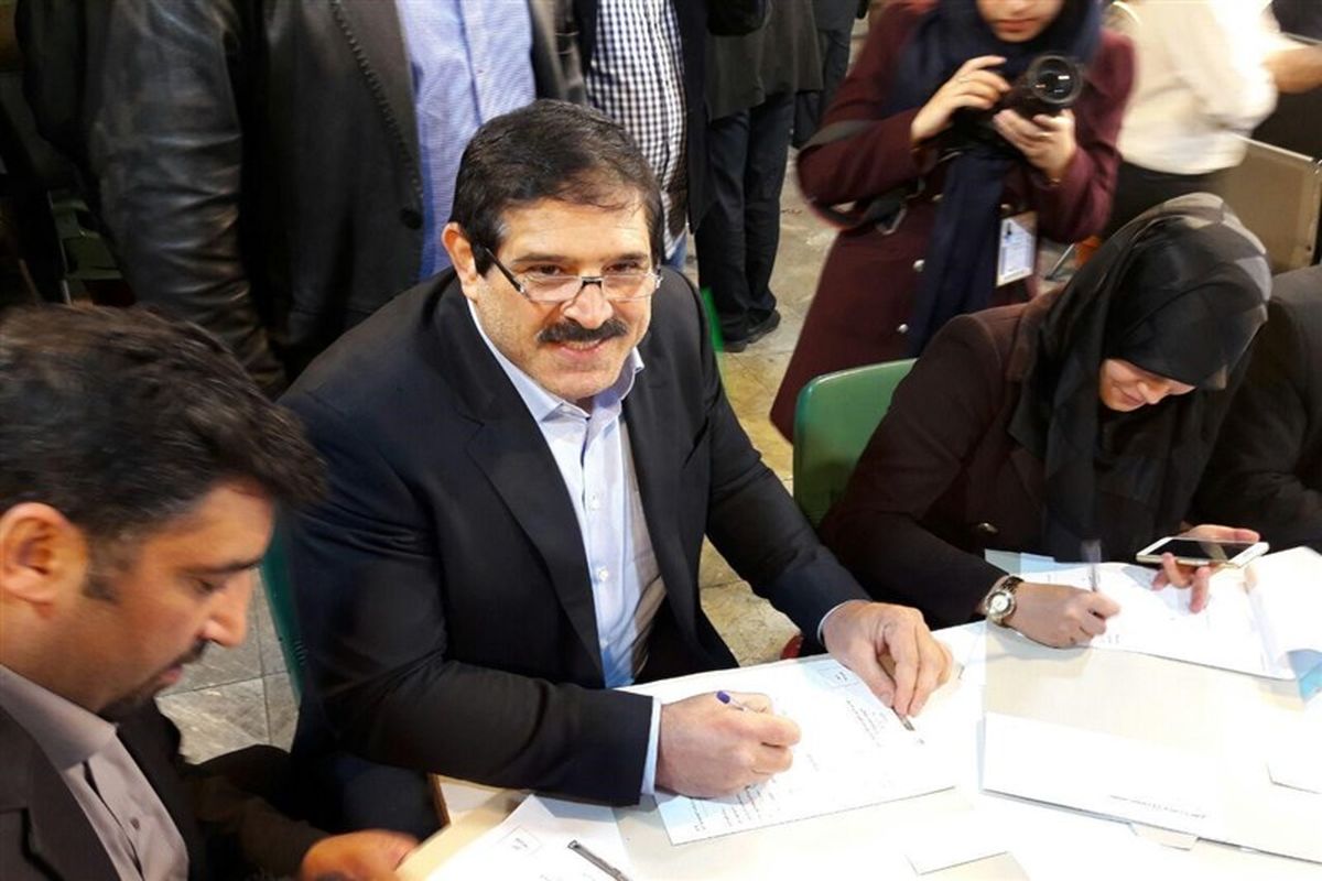 عباس جدیدی کاندیدای انتخابات فدراسیون کشتی