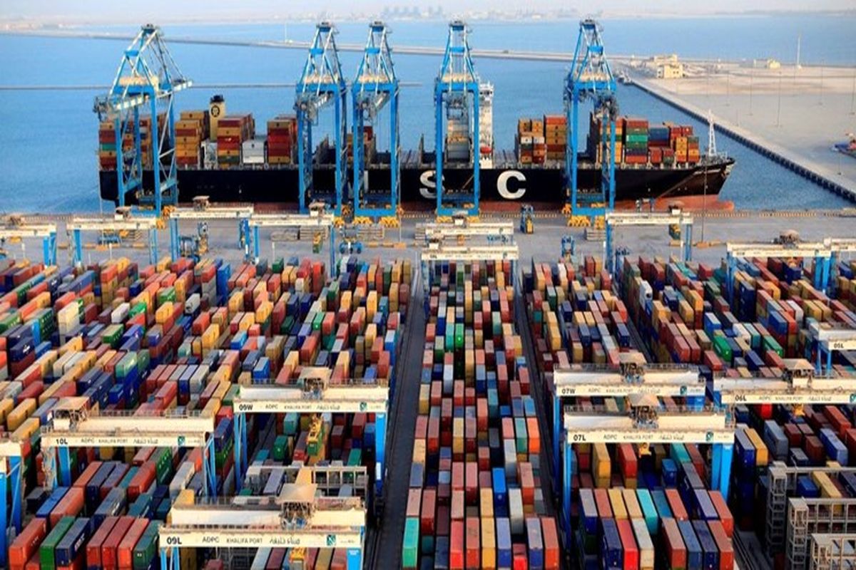 معطلی کشتی‌های کالای اساسی در بندر امام