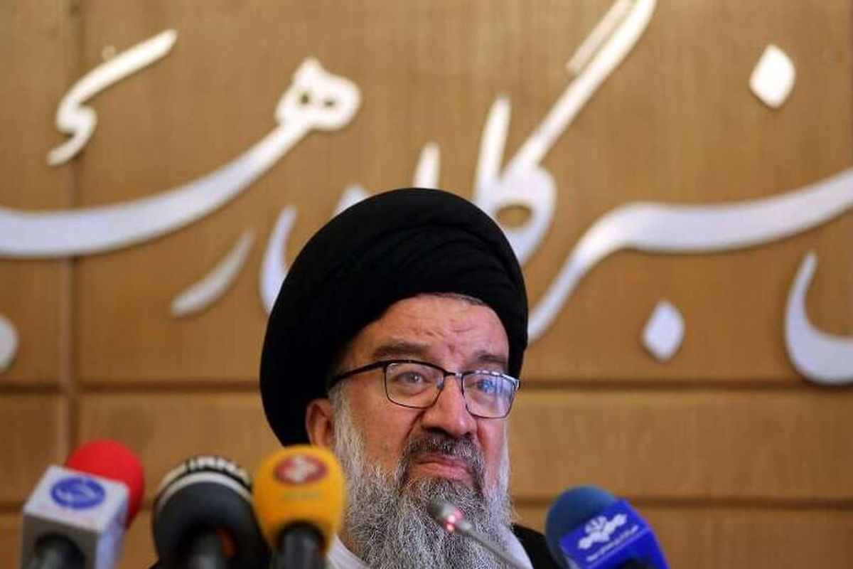 آیت الله خاتمی : این دولت، خادم ملت است