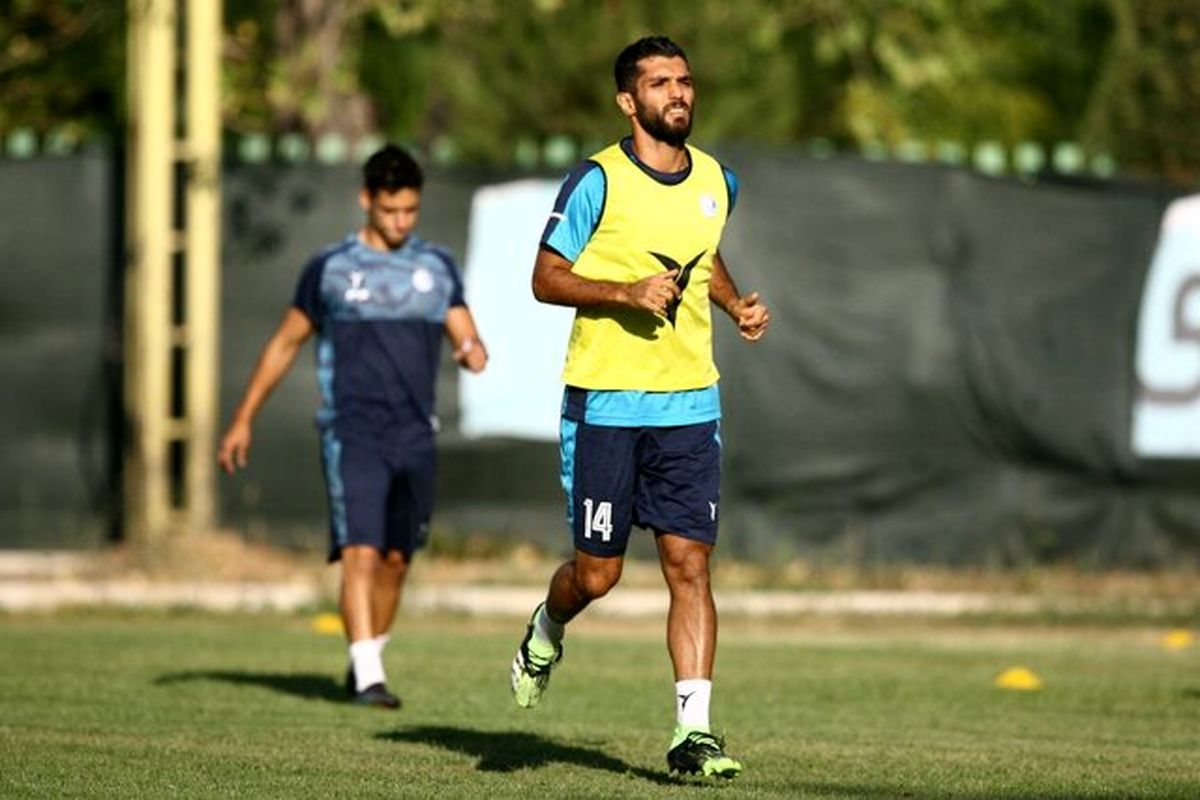 هافبک استقلال: کاش پرسپولیس در شرایط مساوی قهرمان می‌شد