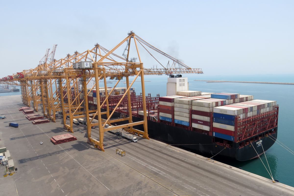 تخلیه و بارگیری بیش از ۱۵ میلیون تن کالا در بنادر کشور در ابتدای سال ۱۴۰۲