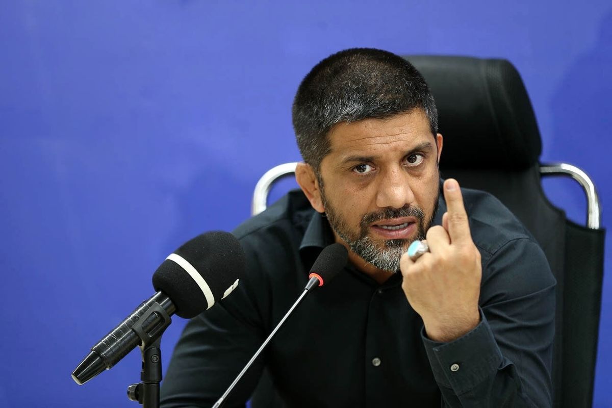 علیرضا دبیر را  تحریم کنید