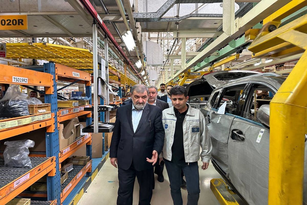 بازدید محسن رضایی از ۲ واحد تولیدی در سمنان