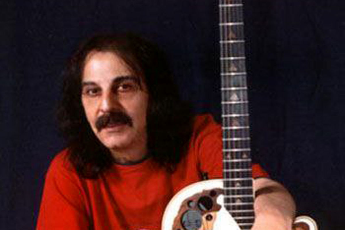 انتقاد تند و تیز پدر راک ایران از وزارت ارشاد + عکس