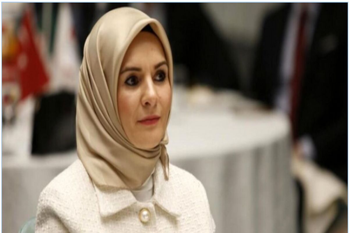 تنها زن اروپایی محجبه کابینه اردوغان +عکس