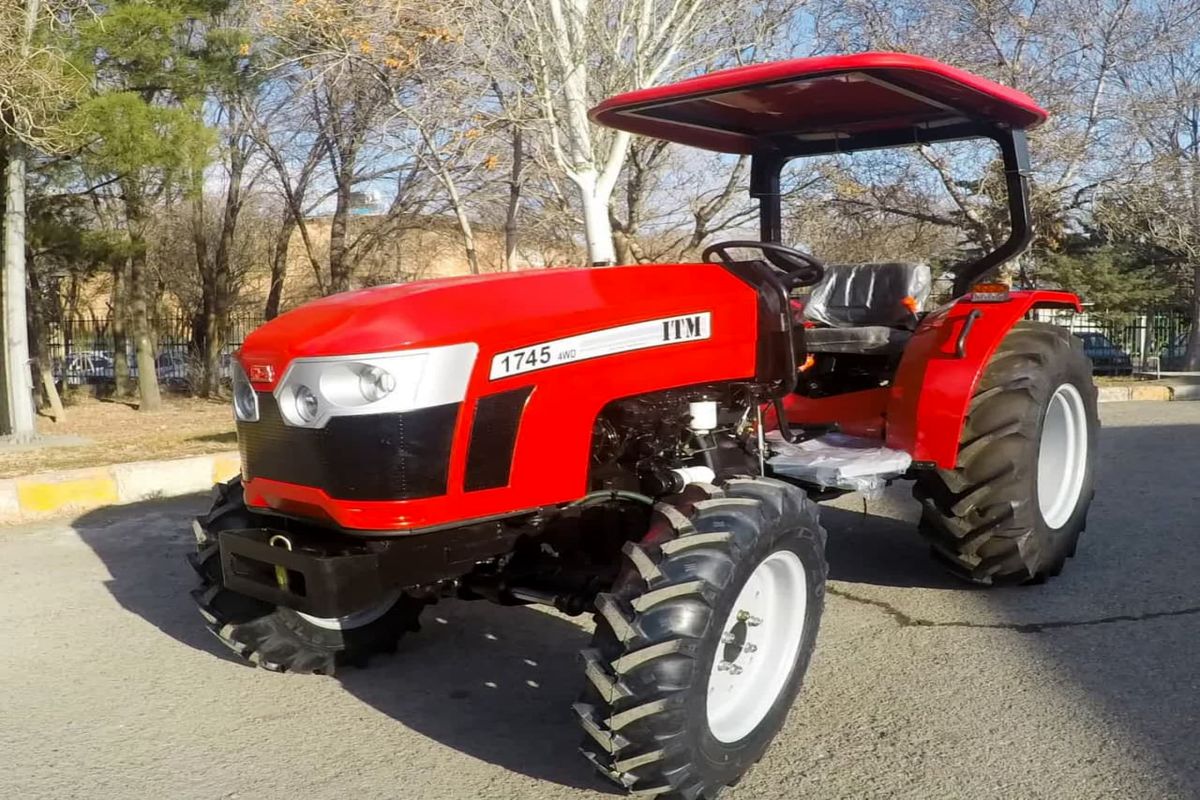 تراکتور شالیزار توسط رییسی رونمایی شد