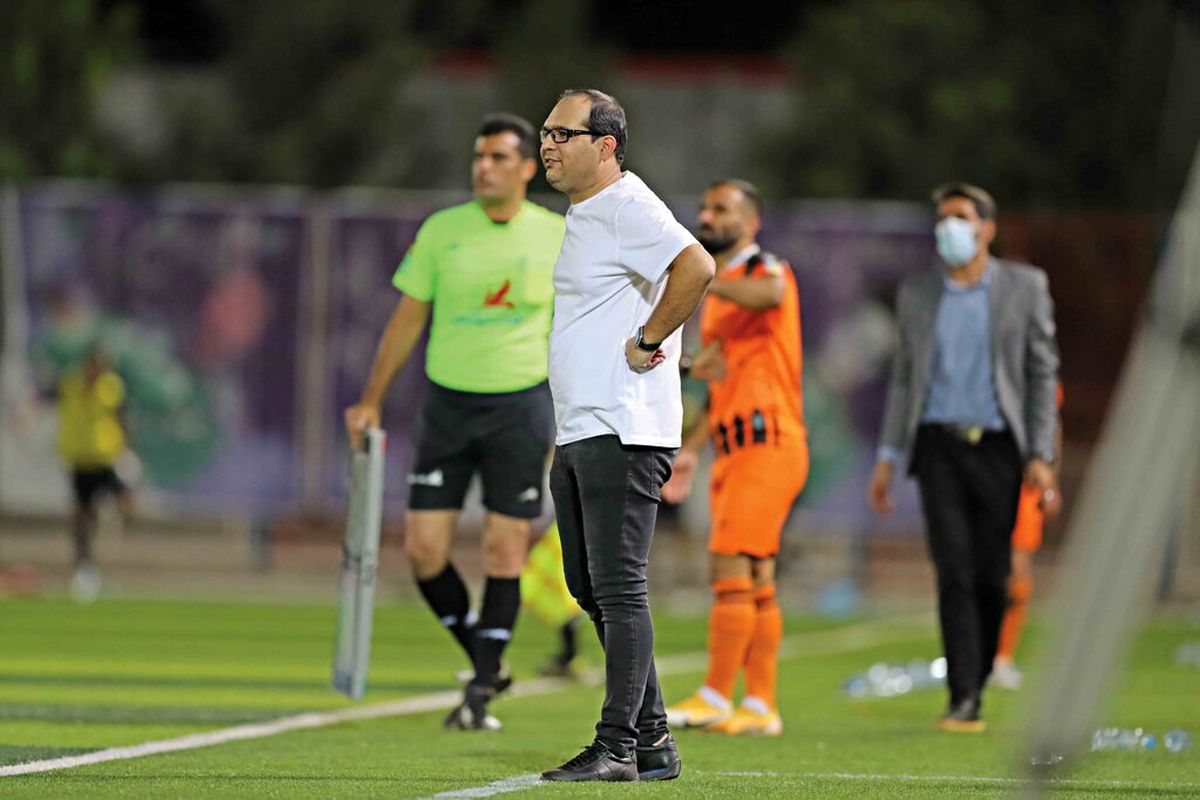 یک تازه وارد، گزینه عجیب مربیگری استقلال