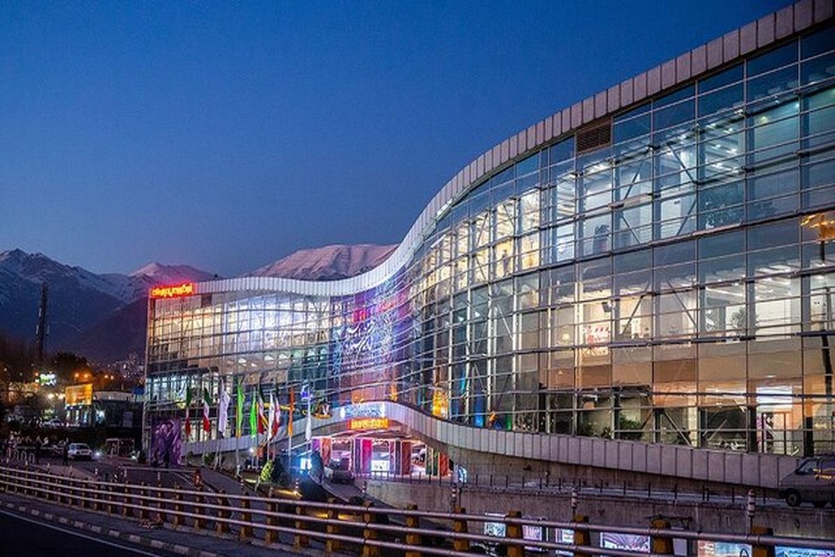 تعطیلی سینما ملت با یک بدهی عجیب