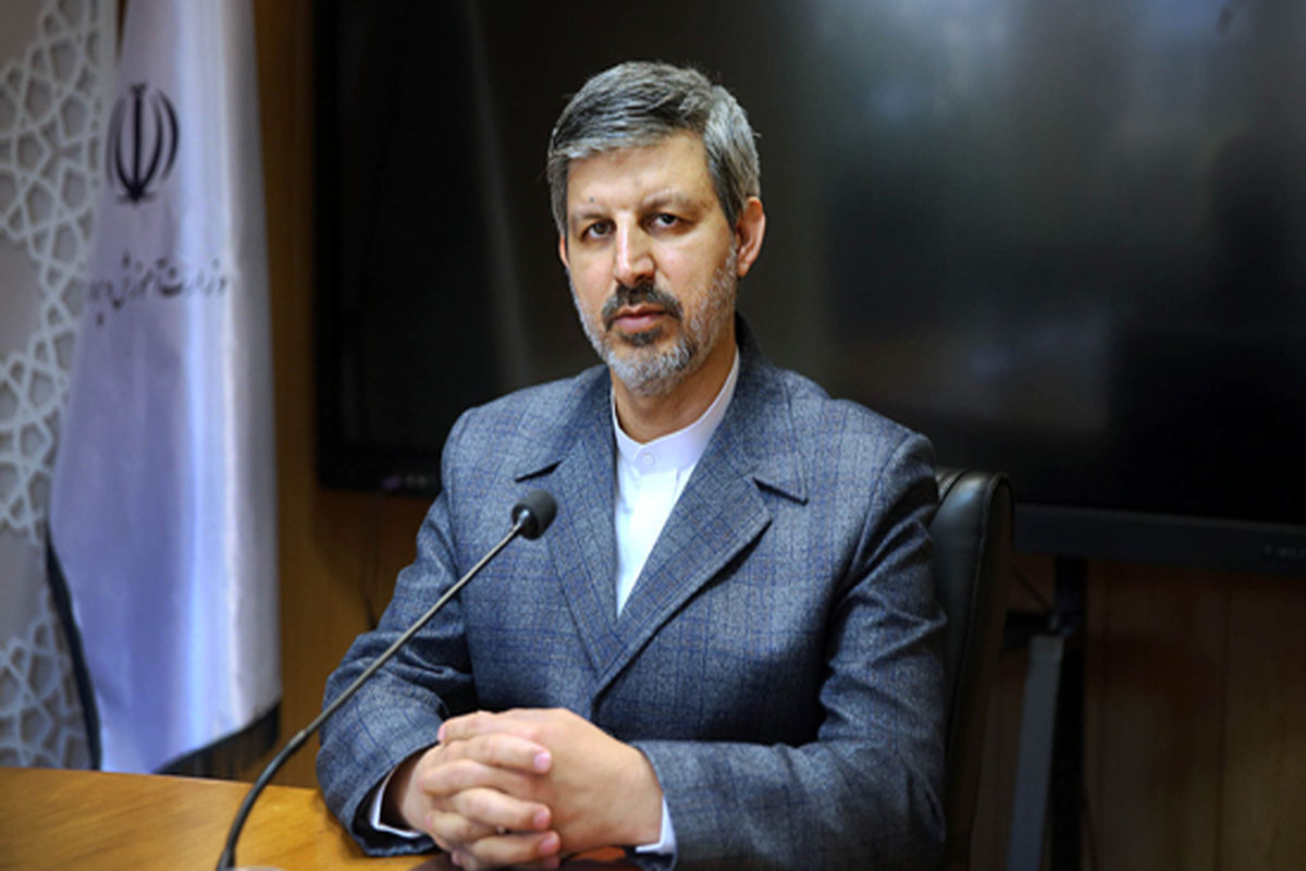 مدارس دخترانه مَحرم سازی کنند