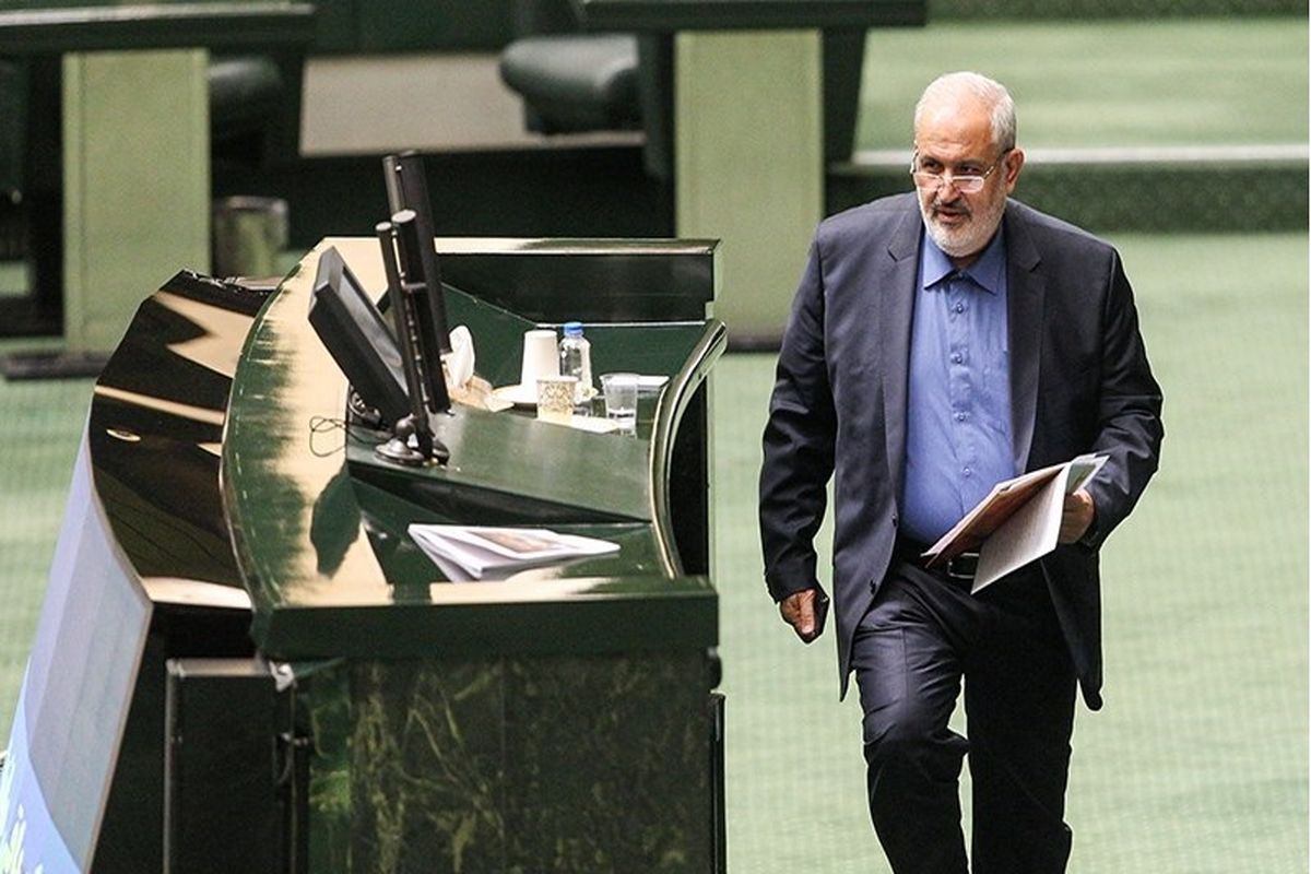 علی‌آبادی به عنوان وزیر صمت راهی ساختمان سمیه شد