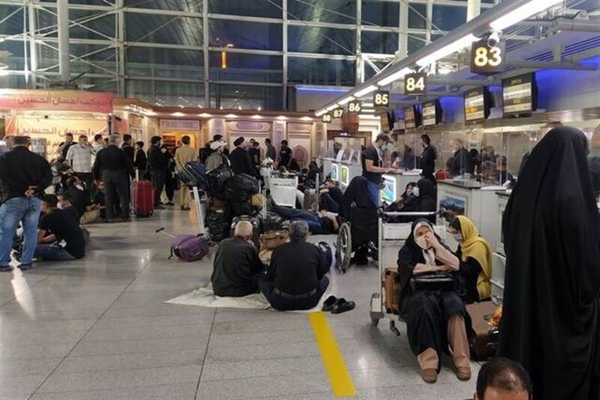 تاخیر سرسام‌آور در پرواز زائران حج به مقصد مدینه