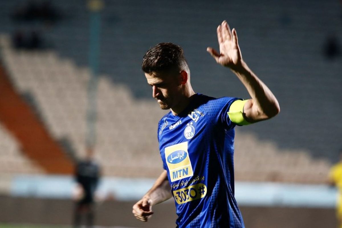 کام استقلالی ها تلخ شد / خداحافظی کاپیتان محبوب از فوتبال