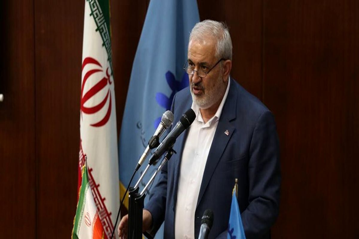 بازار صنعت و معدن بدون دخالت دولت رقابتی شود