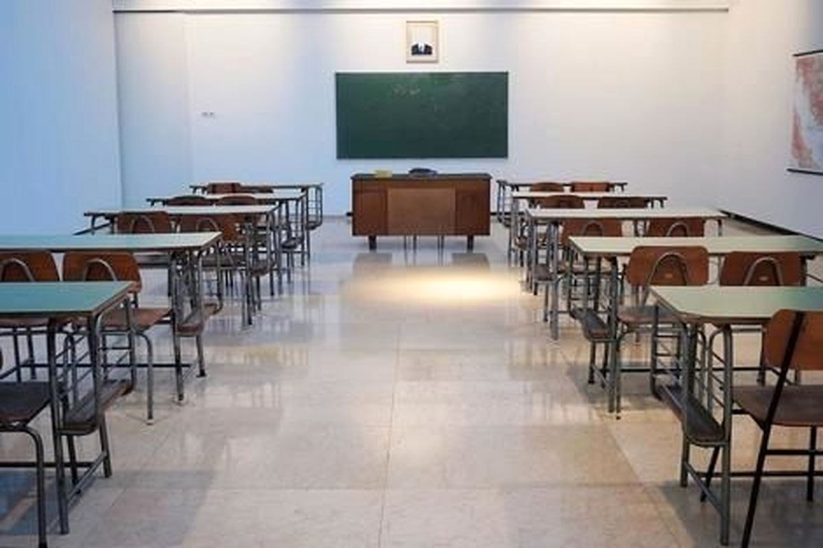 این معلم ۲۰ سال سر کار نرفت اما حقوق گرفت