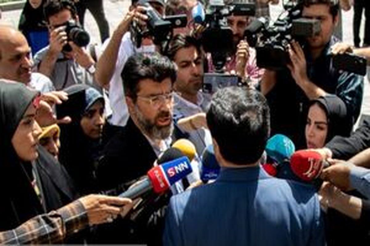 این مسئولان برای گشتن در اینستاگرام و توییتر مجازند