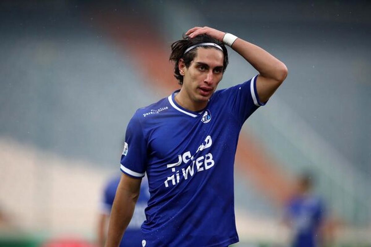 نکونام برای استقلال مدافع خارجی می‌آورد