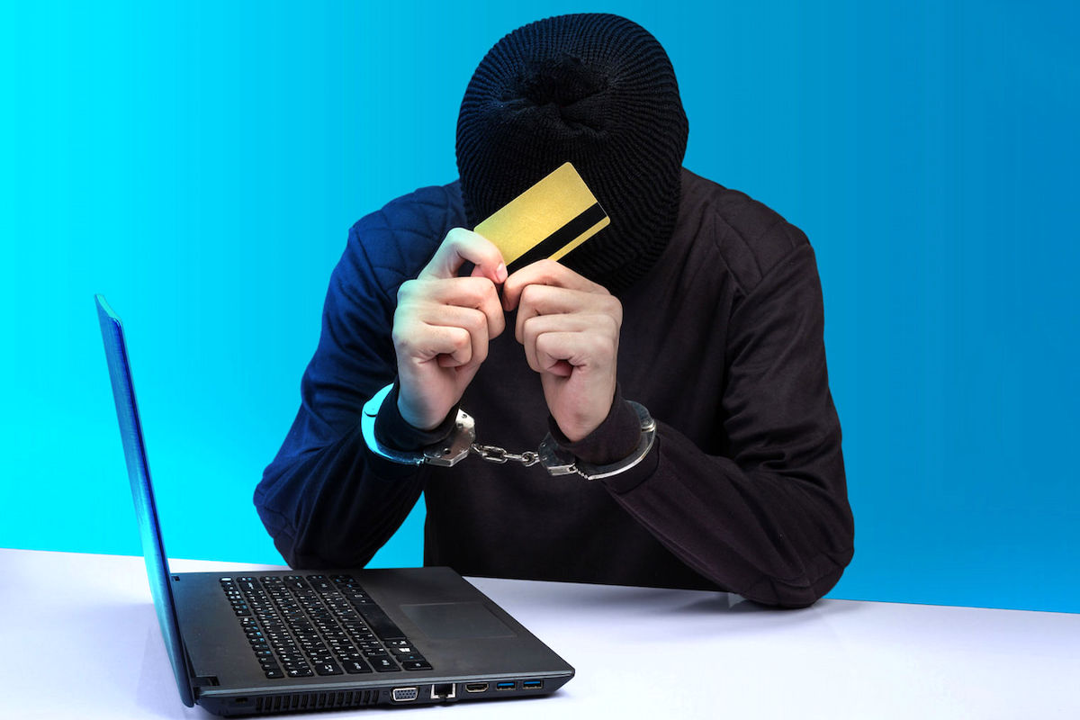 چگونه با کلاهبرداری‌های اینترنتی آشنا شویم