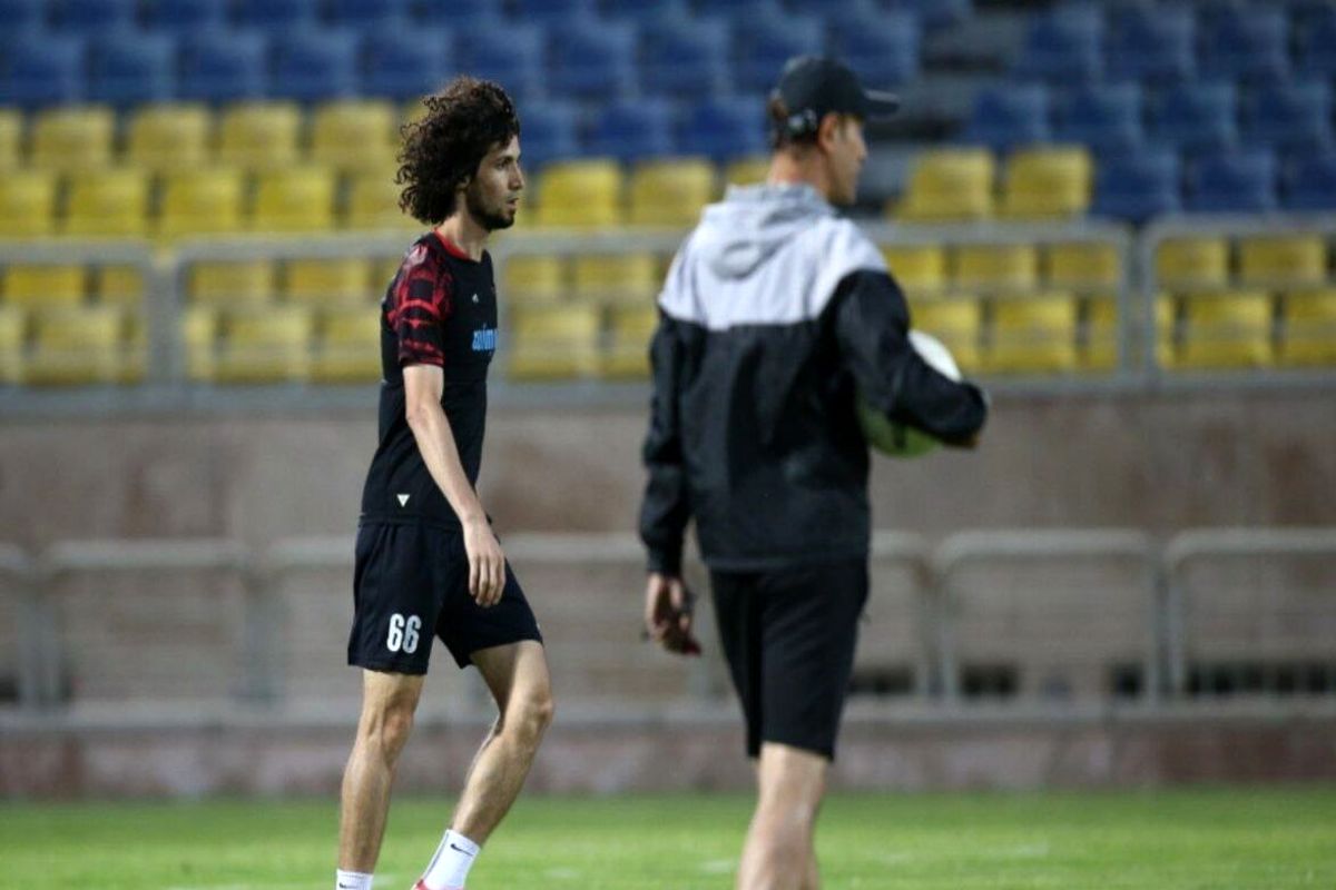 مخالفت پرسپولیس با جدایی مدافع نیمکت‌نشین