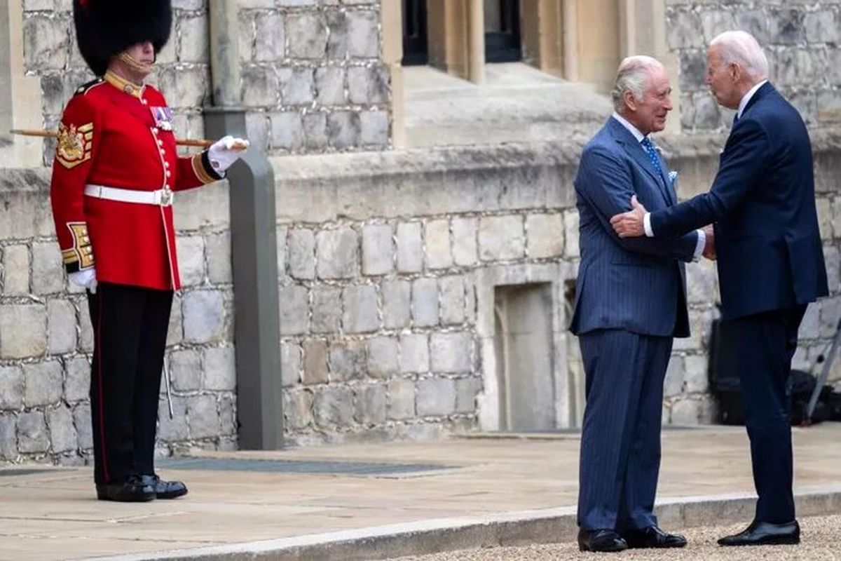 ملاقات پرحاشیه بایدن با پادشاه انگلیس+ فیلم