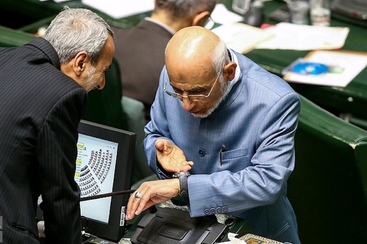 میرسلیم ناجی گمراهان در توئیتر