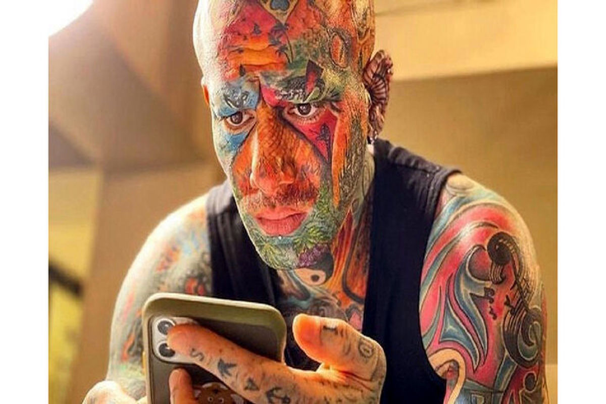 واکنش مخاطبان به رژ لب تتلو + فیلم