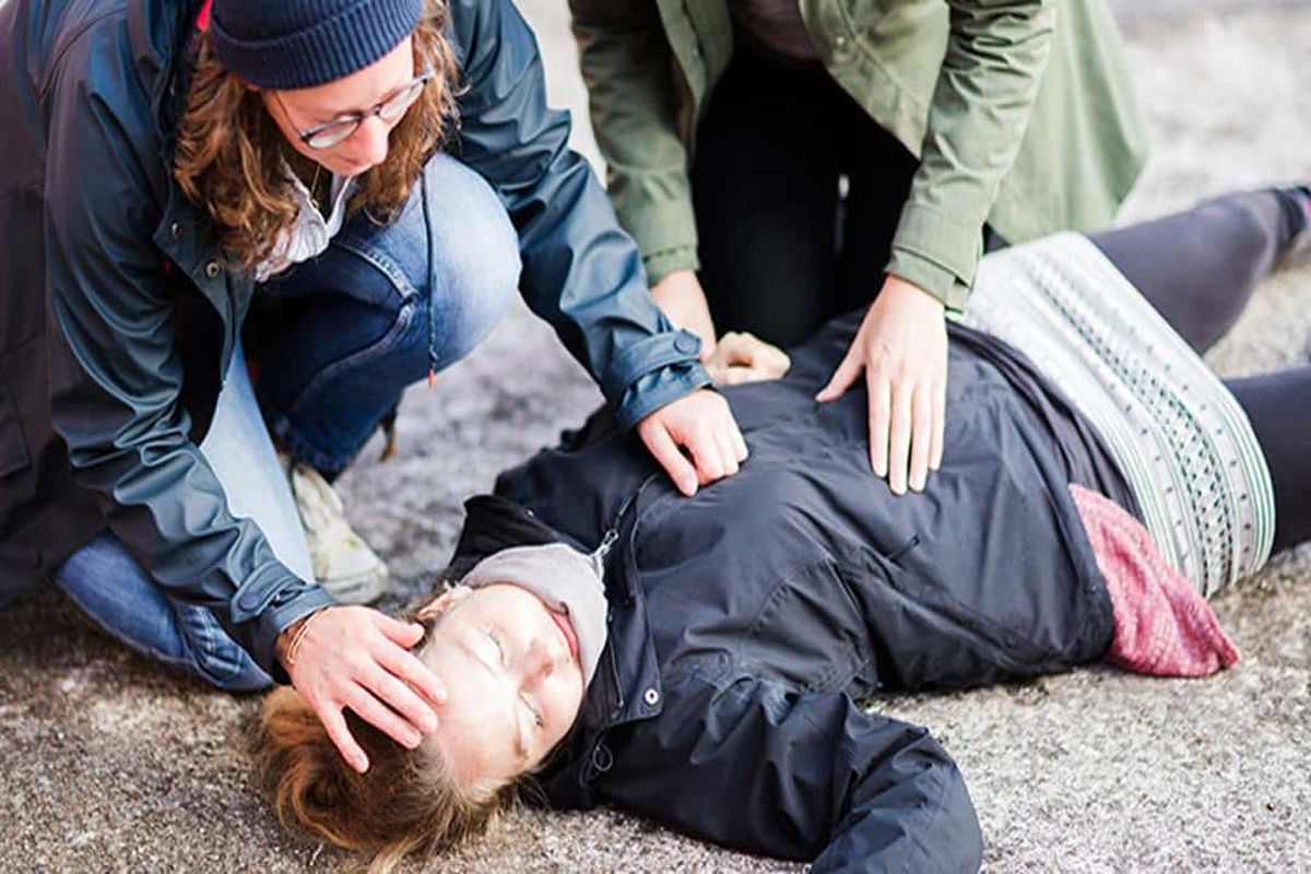 اگر کسی تشنج کرد چه کنیم؟