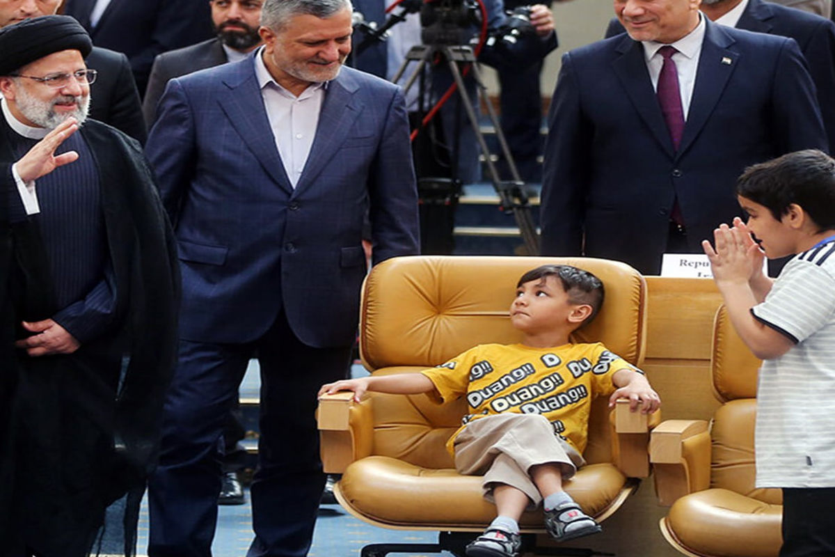 کودکی که رئیسی را تحویل نگرفت