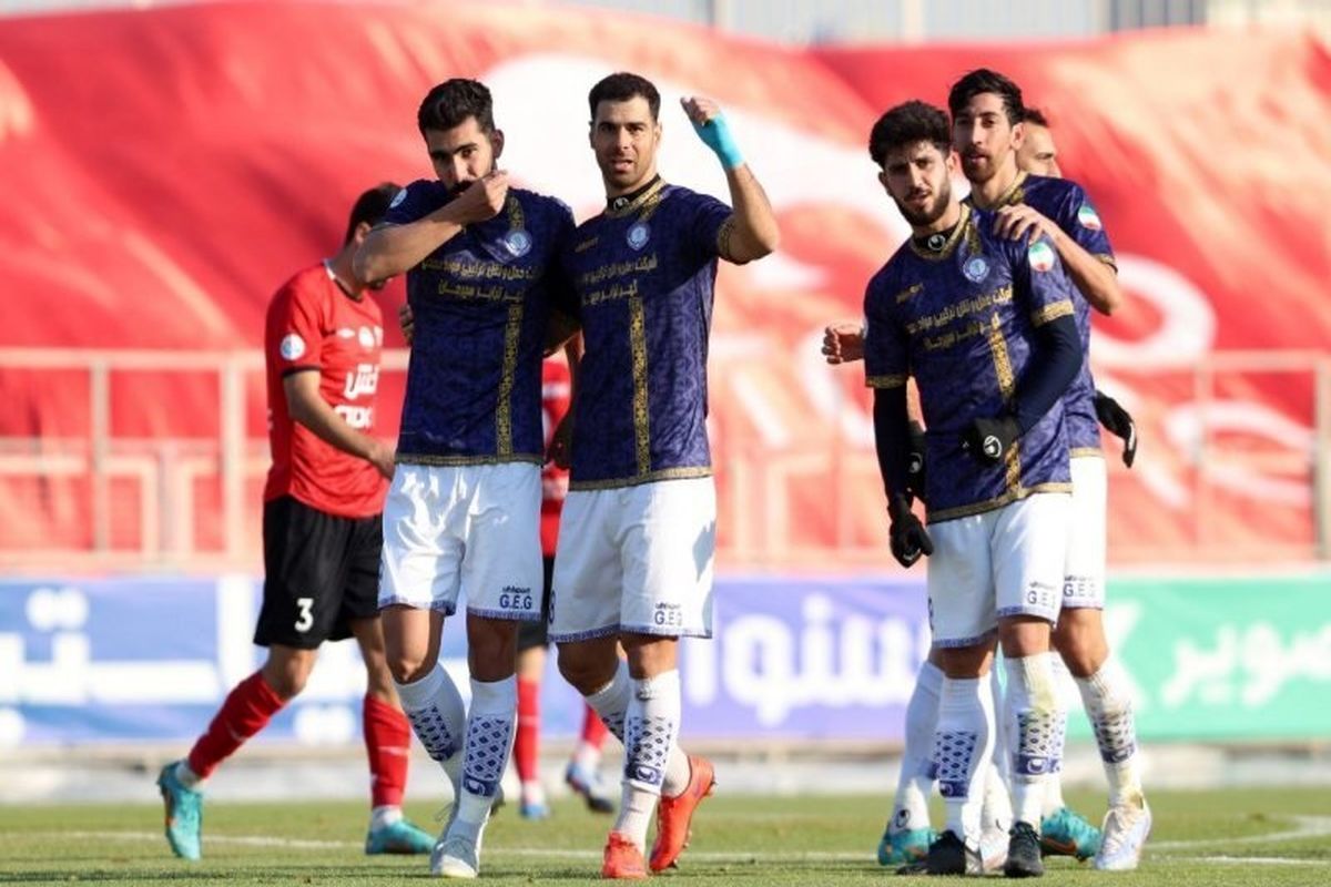 گزینه پرسپولیس در راه رفسنجان، مهاجم استقلالی در اصفهان