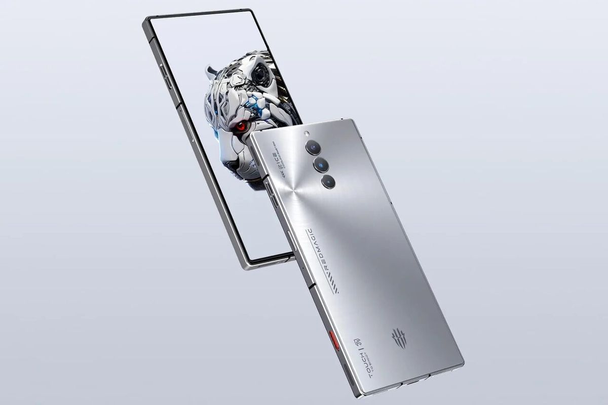 گوشی که روی دست آیفون بلند شد + عکس