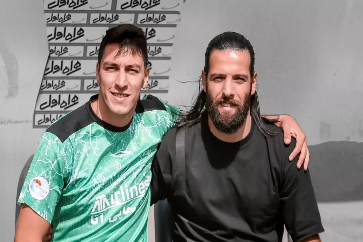 اعتراض تراکتوری‌ها به جدایی دو ستاره